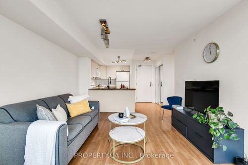 711-18 Valley Woods Road, North York, ON, M3A0A1 | Card Image