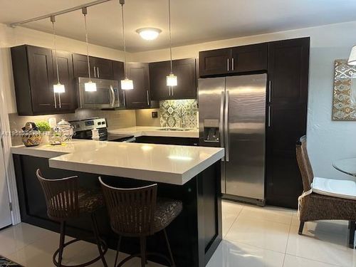 apt-f7-7230 Fairway Dr, Miami Lakes, FL, 33014-6963 | Card Image