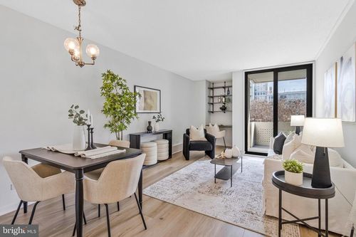 n210-300 M St Sw, WASHINGTON, DC, 20024-4019 | Card Image