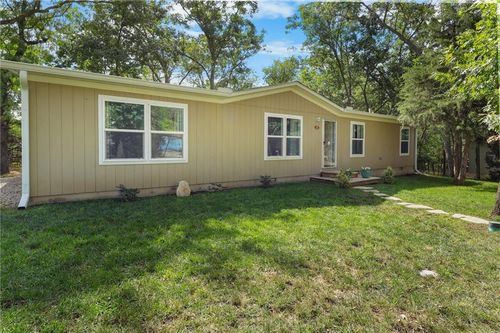 18 Lake Side Cir, Linn Valley, KS, 66040 | Card Image