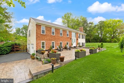 9900 Hynson Dr, Manassas, VA, 20111-2525 | Card Image
