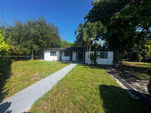 930 Ne 163rd St, North Miami Beach, FL, 33162-4462 | Card Image