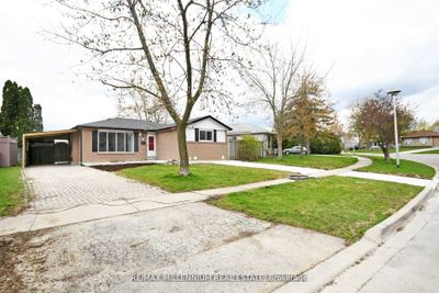 156 Folkstone Cres, House other with 3 bedrooms, 2 bathrooms and 4 parking in Brampton ON | Image 3