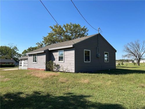 600 N East St, Caney, KS, 67333-2808 | Card Image