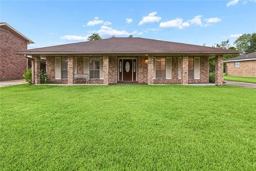 118 Gravolet St, Belle Chasse, LA, 70037-2413 | Card Image