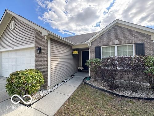 2987 W Longbranch Dr, Monrovia, IN, 46157-6105 | Card Image