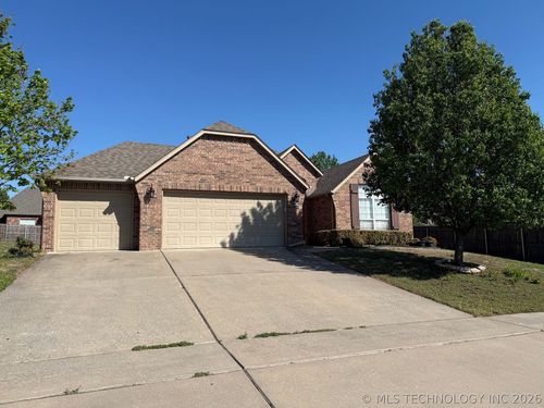 4605 N Narcissus Ave, Broken Arrow, OK, 74012-1777 | Card Image