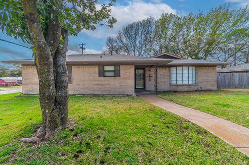 1201 Crestridge St, Ennis, TX, 75119-2216 | Card Image