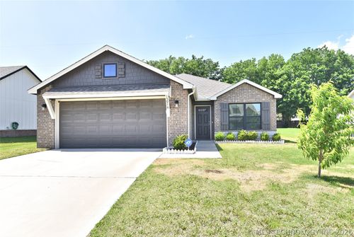 13916 S Quincy St, Glenpool, OK, 74033-3845 | Card Image
