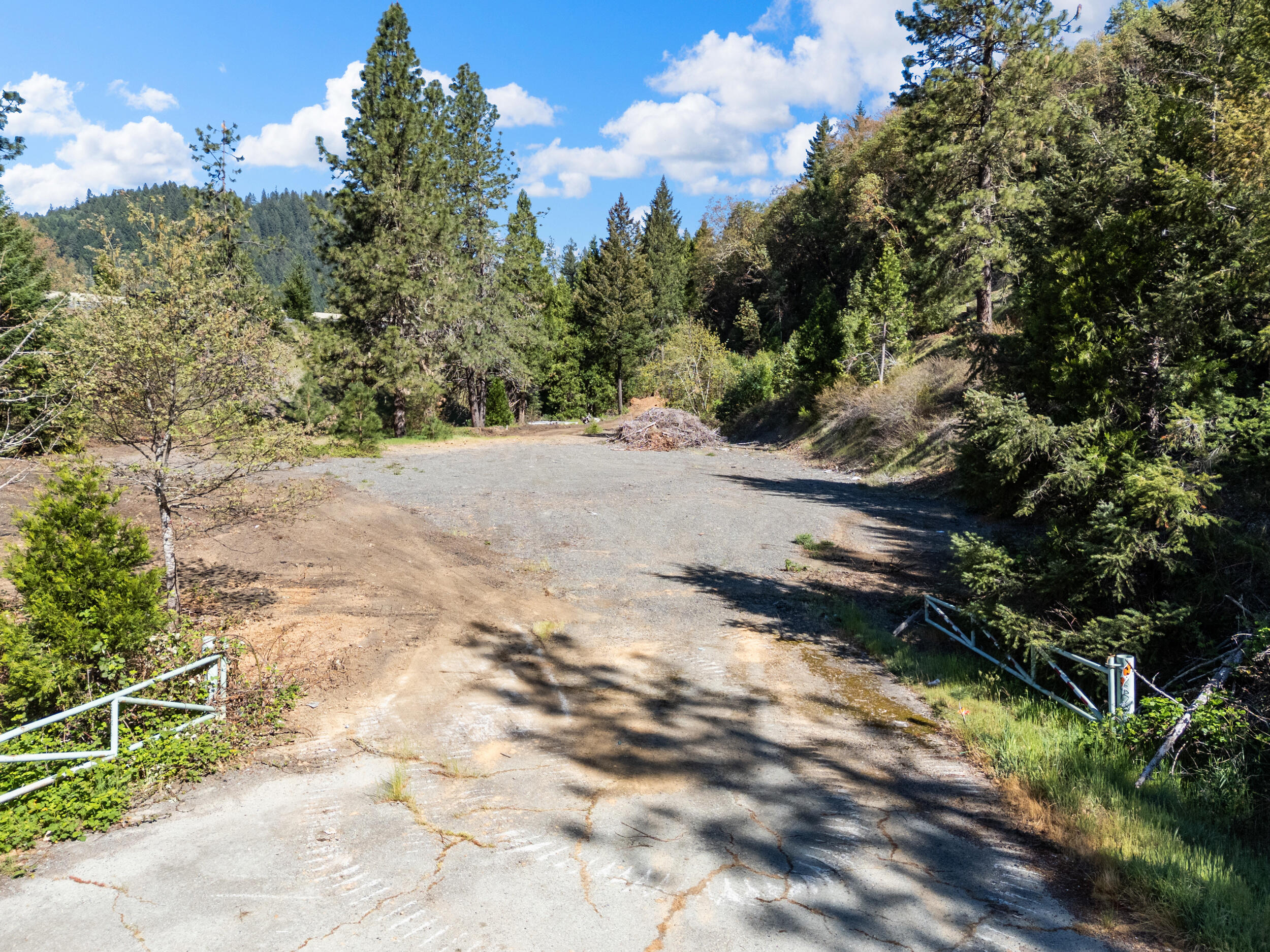 Land in Wolf Creek