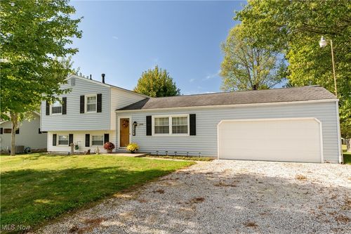 7709 Brownwood Ave Nw, Canal Fulton, OH, 44614-9493 | Card Image