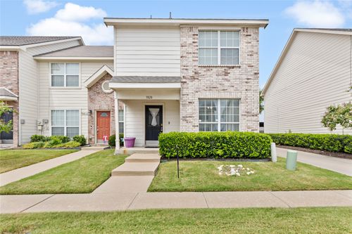 5828 Giddyup Ln, Fort Worth, TX, 76179-7355 | Card Image
