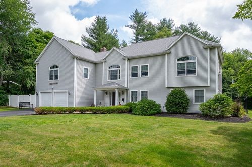 9 Elaine Rd, Hingham, MA, 02043-3908 | Card Image