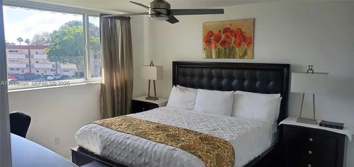 303-9720 S Hollybrook Lake Dr, Pembroke Pines, FL, 33025-1691 | Card Image