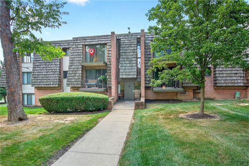 631 Forest Green Dr, Coraopolis, PA, 15108-2762 | Card Image
