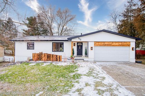 772 S 3rd St, Brighton, MI, 48116-1702 | Card Image