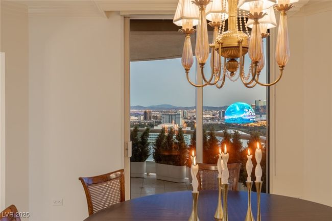 UNIT-2502 - 2877 Paradise Rd, Home with 3 bedrooms, 3 bathrooms and 1 parking in Las Vegas NV | Image 8