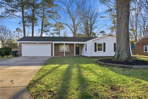 820 Balthrope Rd, Newport News, VA, 23608-1907 | Card Image