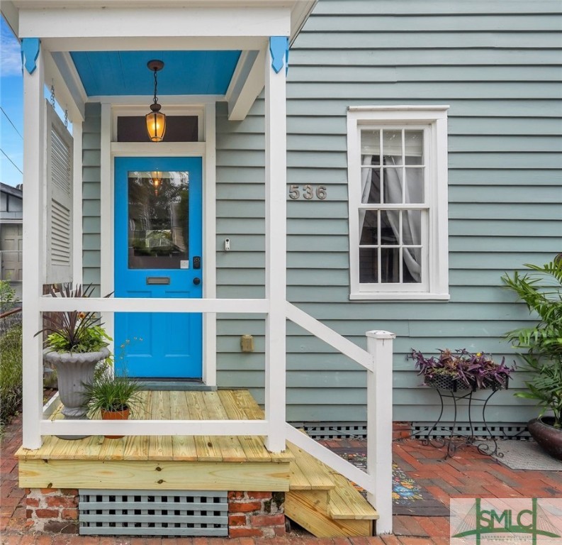 Charlton Ln, Savannah, GA 31401