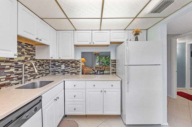 APT-106 - 31 Abbey Ln, Condo with 2 bedrooms, 2 bathrooms and null parking in Delray Beach FL | Image 15