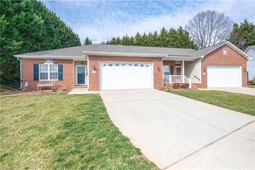 401 Peace Rollins Ct, Kernersville, NC, 27284-7091 | Card Image
