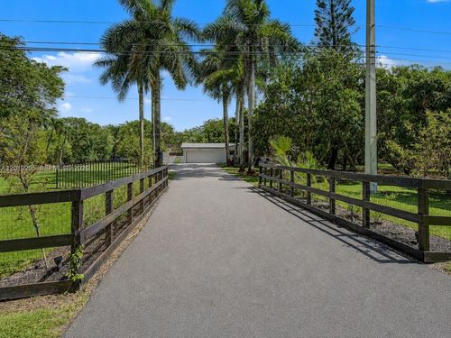 13811 Sw 26th St, Davie, FL, 33325-5004 | Card Image
