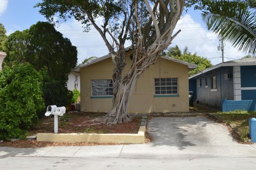524 N F St, Lake Worth, FL, 33460-2922 | Card Image