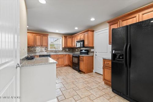 168 Thelma Cir, Jacksboro, TN, 37757-4831 | Card Image