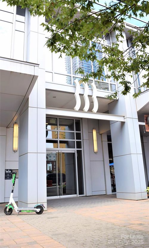 unit-1101-333 W Trade St, Charlotte, NC, 28202-1969 | Card Image