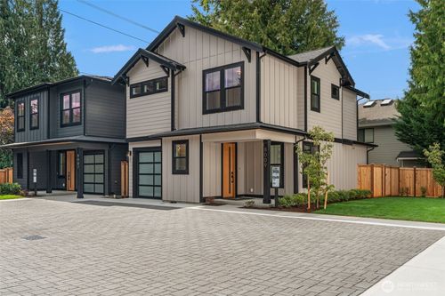 8009 131st Pl Ne, Kirkland, WA, 98033-8051 | Card Image