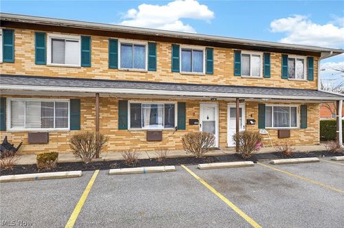 11f-1597 Lee Terrace Dr, Wickliffe, OH, 44092-1604 | Card Image