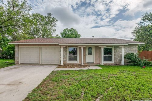 7622 Gnarled Oak Trl, Live Oak, TX, 78233-3010 | Card Image