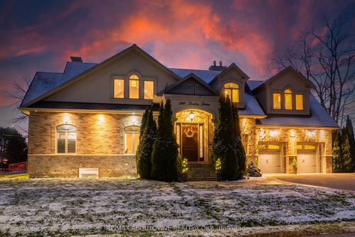 390 Seaton Dr, Oakville, ON, L6L3Y2 | Card Image