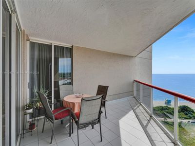 1104 - 6767 Collins Ave, Condo with 2 bedrooms, 2 bathrooms and null parking in Miami Beach FL | Image 3