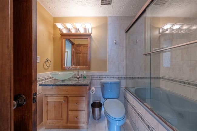 full bath on 2nd | Image 11