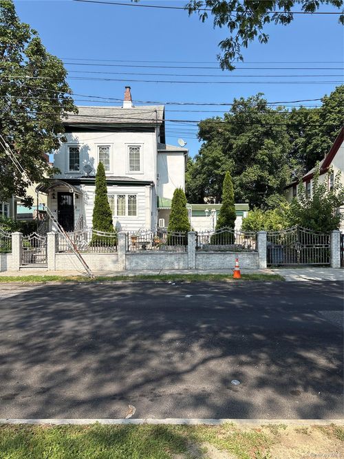 205 S 6th Ave, Mount Vernon, NY, 10550-3808 | Card Image