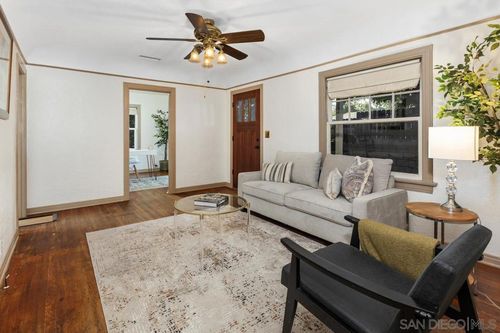 2707 Sweetwater Rd, Spring Valley, CA, 91977-2528 | Card Image