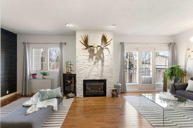 33 - 448 Strathcona Dr Sw, Townhouse with 3 bedrooms, 4 bathrooms and 4 parking in Calgary AB | Image 5