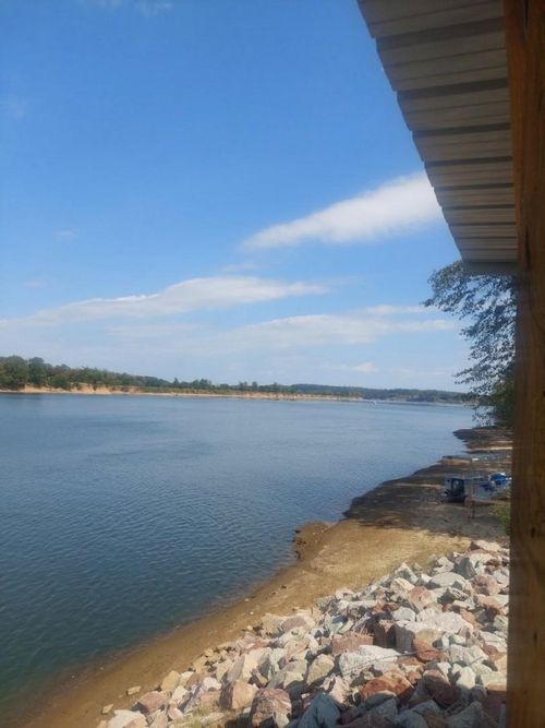 705 Praire Land Dr, Savannah, TN, 38372-2554 | Card Image