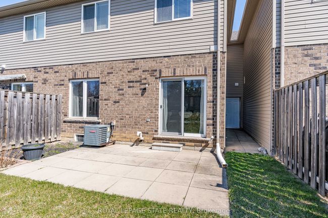 18 - 7 Atessa Dr, Condo with 3 bedrooms, 3 bathrooms and 1 parking in Hamilton ON | Image 38