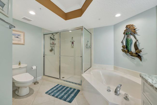 APT-1404 - 5049 N Highway A1a, Condo with 3 bedrooms, 2 bathrooms and null parking in Hutchinson Island FL | Image 33