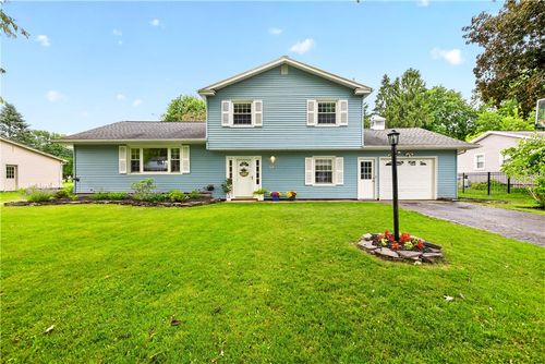69 Brentwood Ln, Fairport, NY, 14450-2225 | Card Image