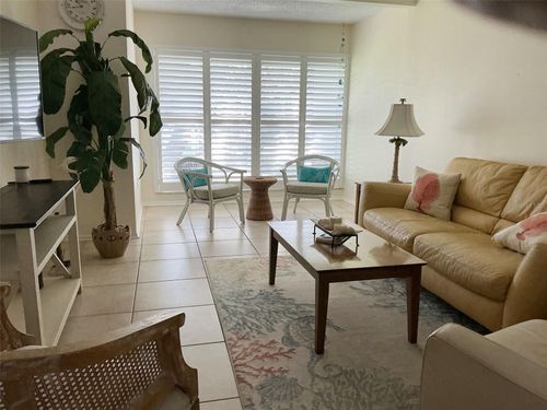 apt-43-1100 E Bay Dr, LARGO, FL, 33770-2543 | Card Image