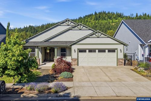 2301 Robbins Way, Lebanon, OR, 97355-3990 | Card Image