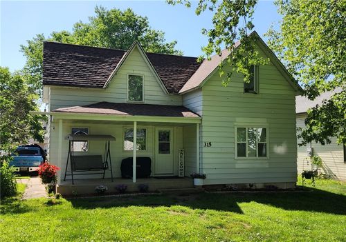 315 S Woodworth St, Elmwood, WI, 54740-8612 | Card Image