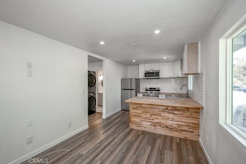 1-1069 Erringer Rd, Simi Valley, CA, 93065-4901 | Card Image