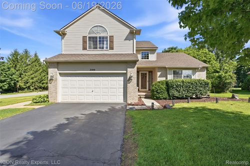 2100 Ore Creek Ln, Brighton, MI, 48114-6914 | Card Image
