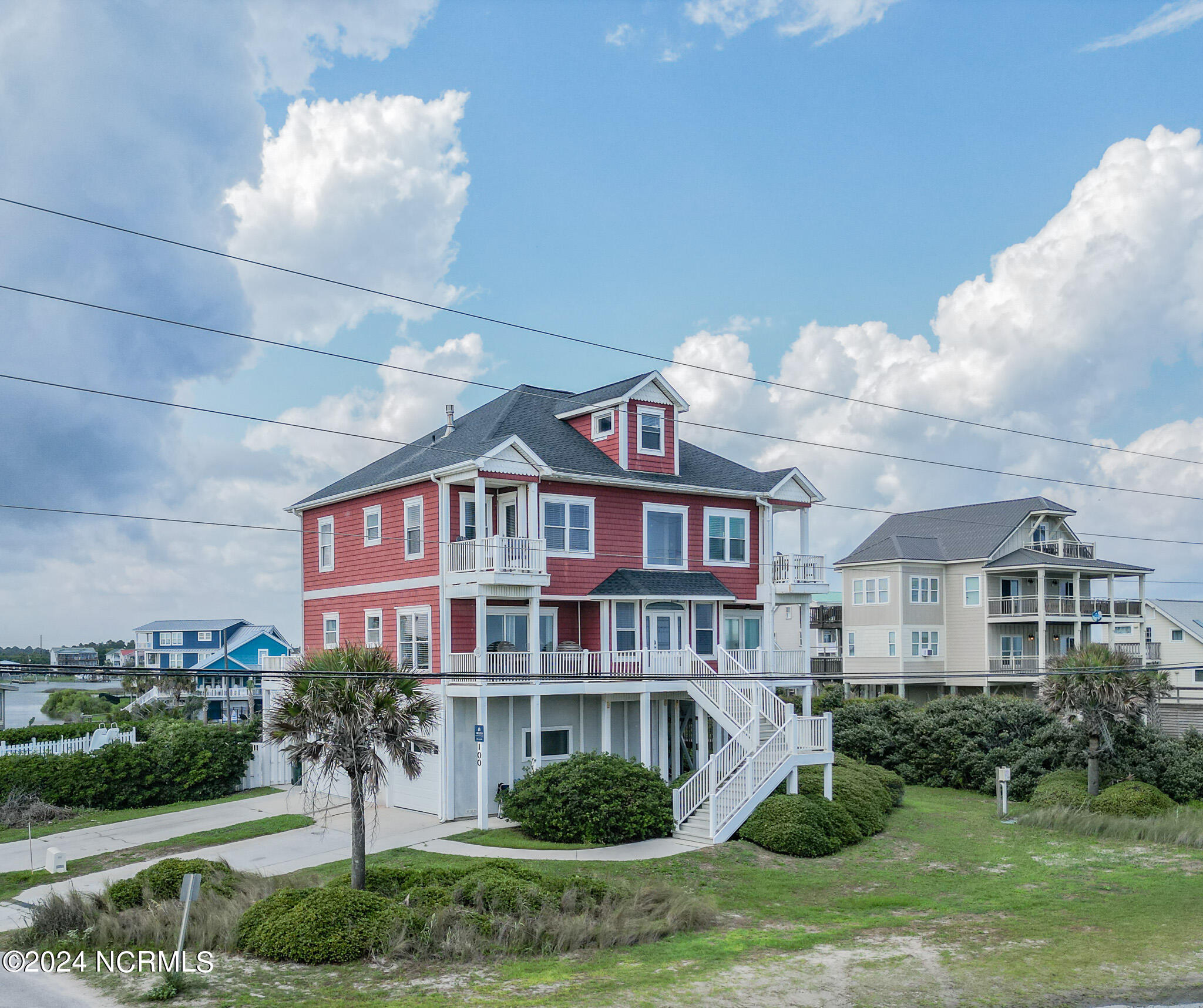 Bay Ct, N Topsail Beach, NC 28460