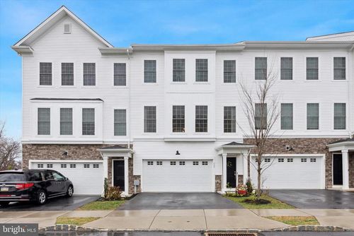 235 Red Leaf Ln, EXTON, PA, 19341-2388 | Card Image