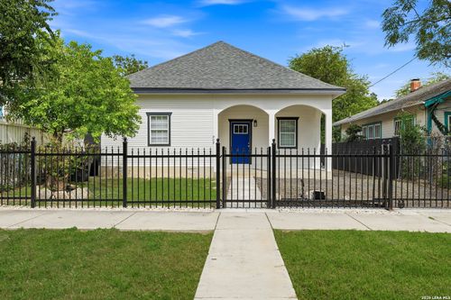 905 Lamar St, San Antonio, TX, 78202-1230 | Card Image